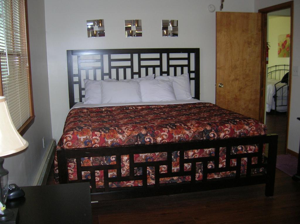 Camp Inn Lodge Oscoda Quarto foto
