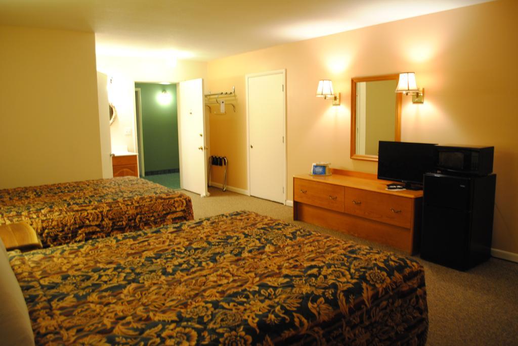 Camp Inn Lodge Oscoda Quarto foto